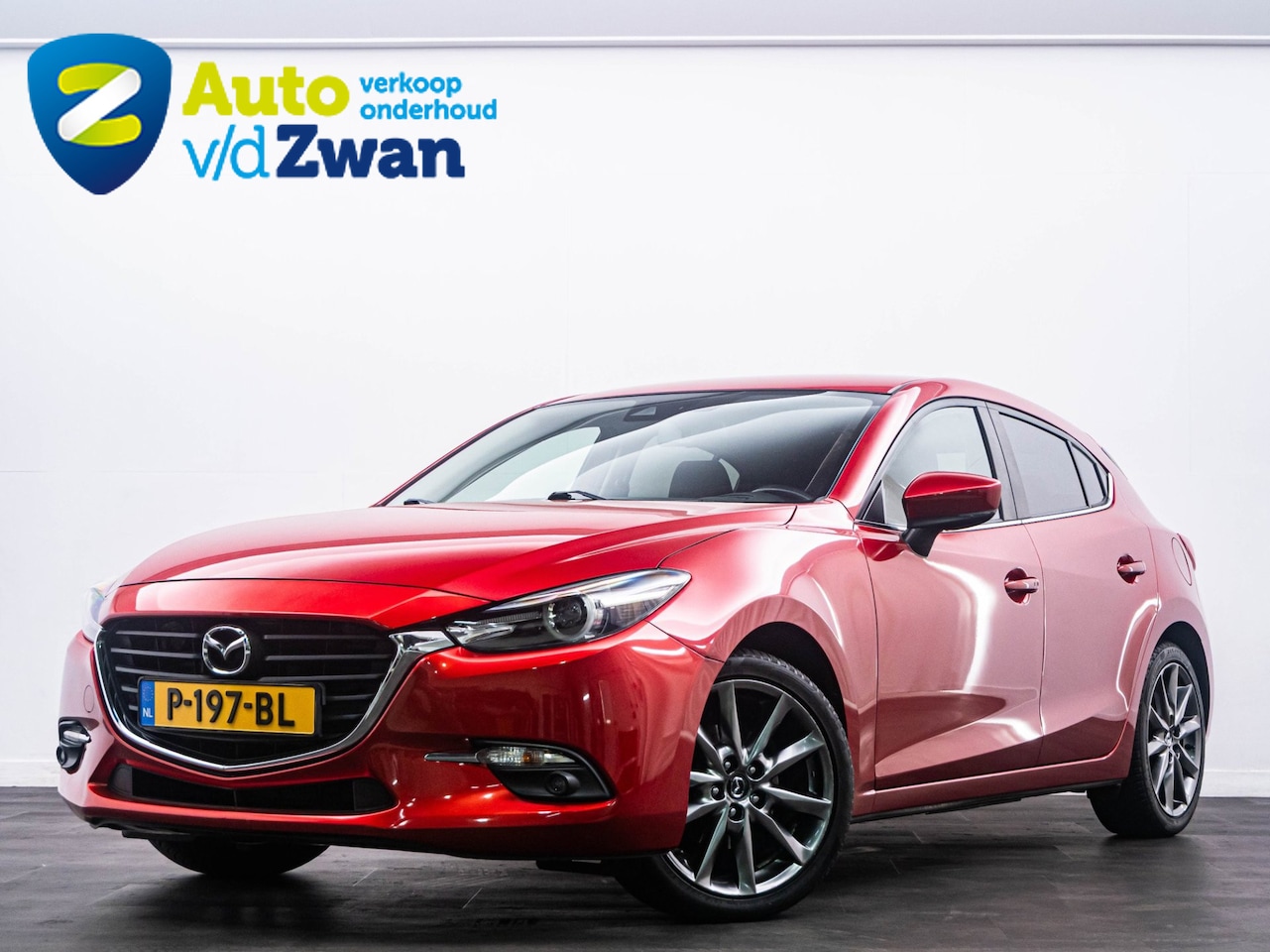 Mazda 3 - 2.0 SkyActiv-G 120 GT Keyless|Trekhaak|PDC|Navi - AutoWereld.nl