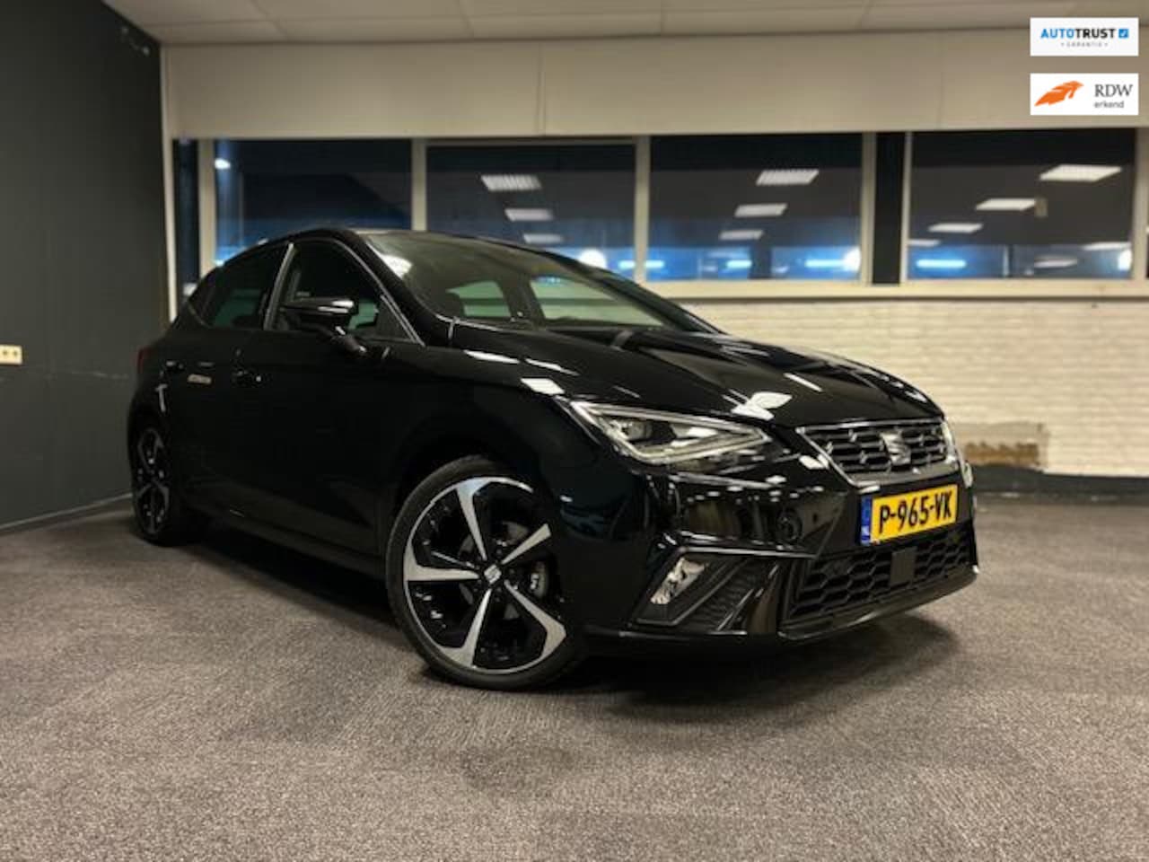 SEAT Ibiza - 1.0 TSI FR BTW!! /LED/ALCANTARA/CARPLAY/SFEER VERLICHTING - AutoWereld.nl
