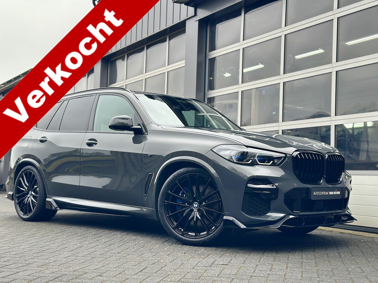 BMW X5 - xDrive45e | M-Sport | Individual | Dravitgrau | Panodak | Beige Leer | Laser | Trekhaak | - AutoWereld.nl