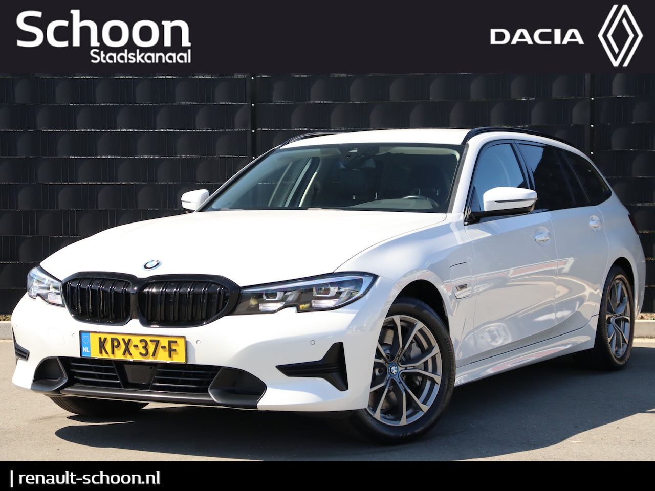 BMW 3-serie Touring - 330e | Adap. Cruise | Elek.Trekhaak | Stoel-/Stuurverwarming | Carplay - AutoWereld.nl