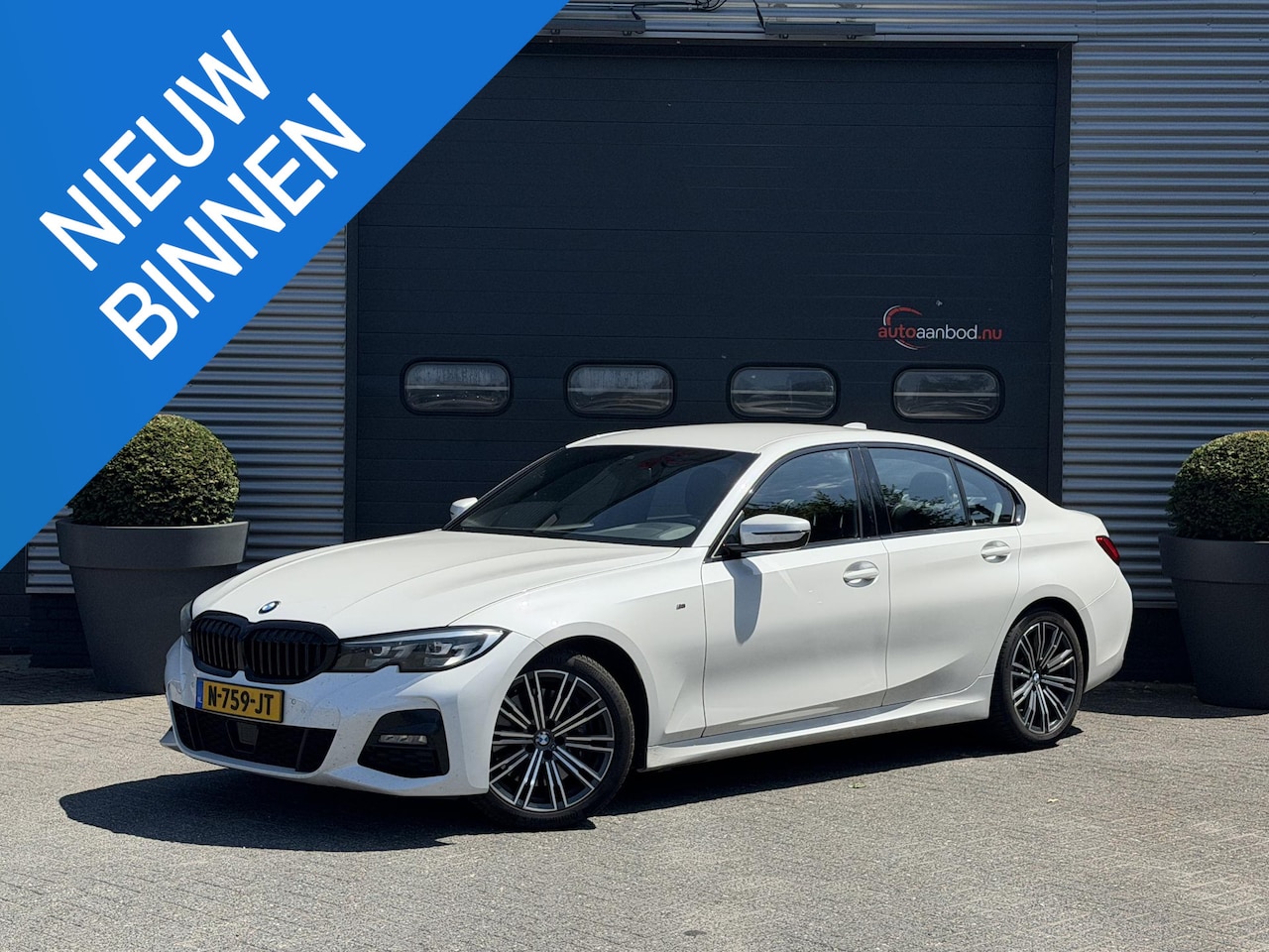 BMW 3-serie - 330i High Executive M-Sport | Navigatie | Climate Control | Stoelverwarming | Parkeersenso - AutoWereld.nl