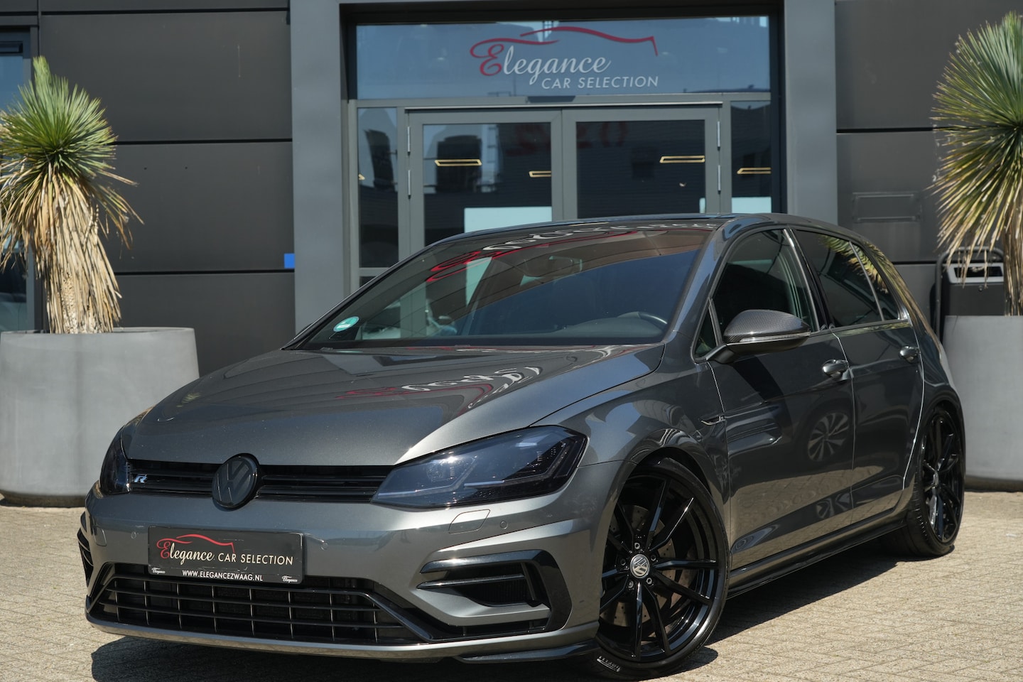 Volkswagen Golf - 2.0 TSI 4Motion R 300pk Panoramadak/Dynaudio/APRuitlaat - AutoWereld.nl