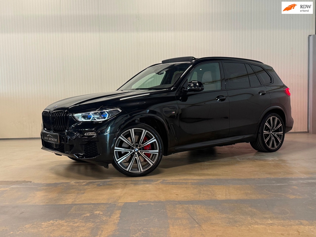BMW X5 - XDrive45e High Executive | M-SPORT | PANO | LASERLIGHTS | LUCHTVERING - AutoWereld.nl