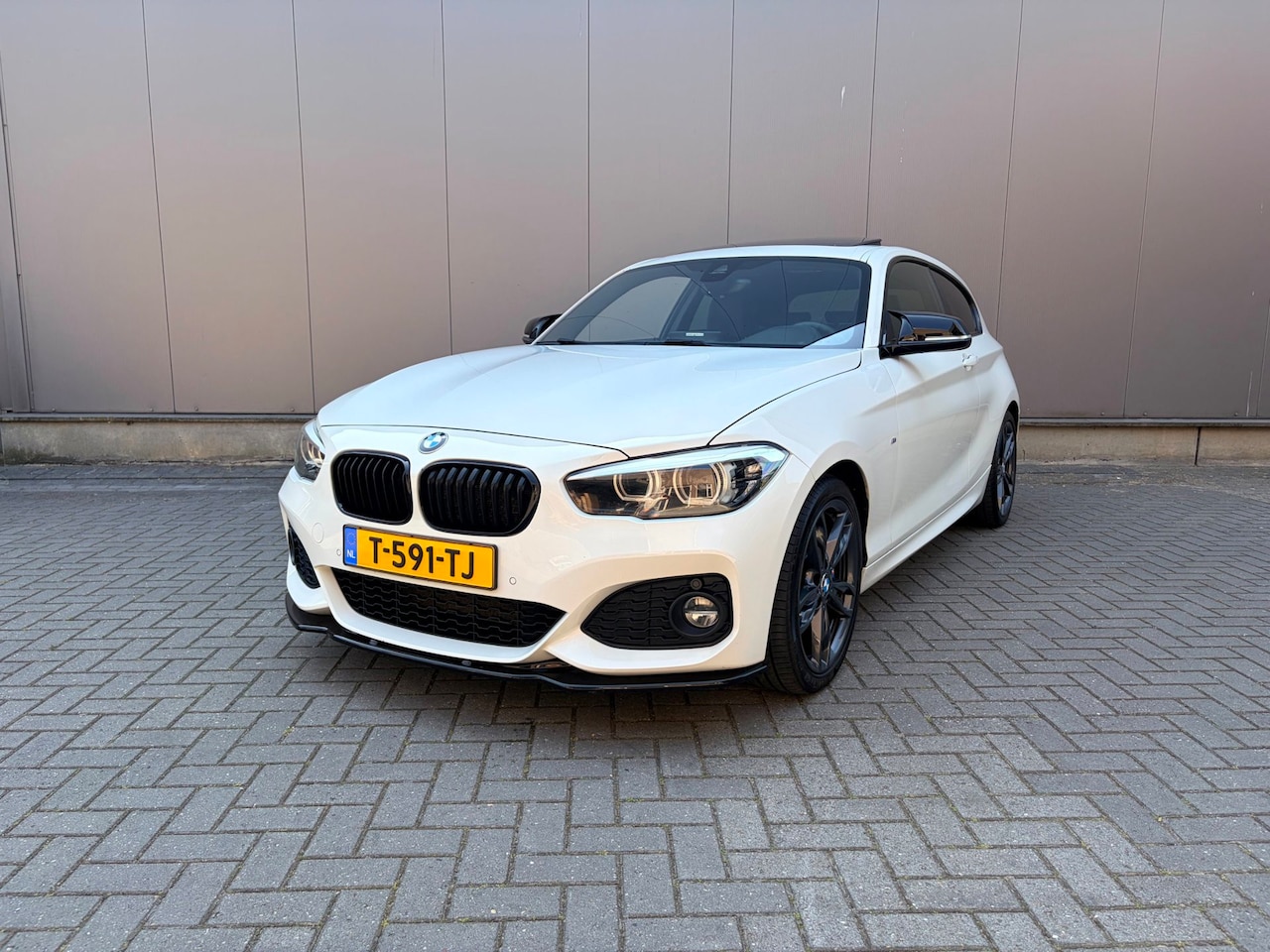 BMW 1-serie - 120i Edition M Sport Shadow High Executive 120i Edition M Sport Shadow High Executive - AutoWereld.nl