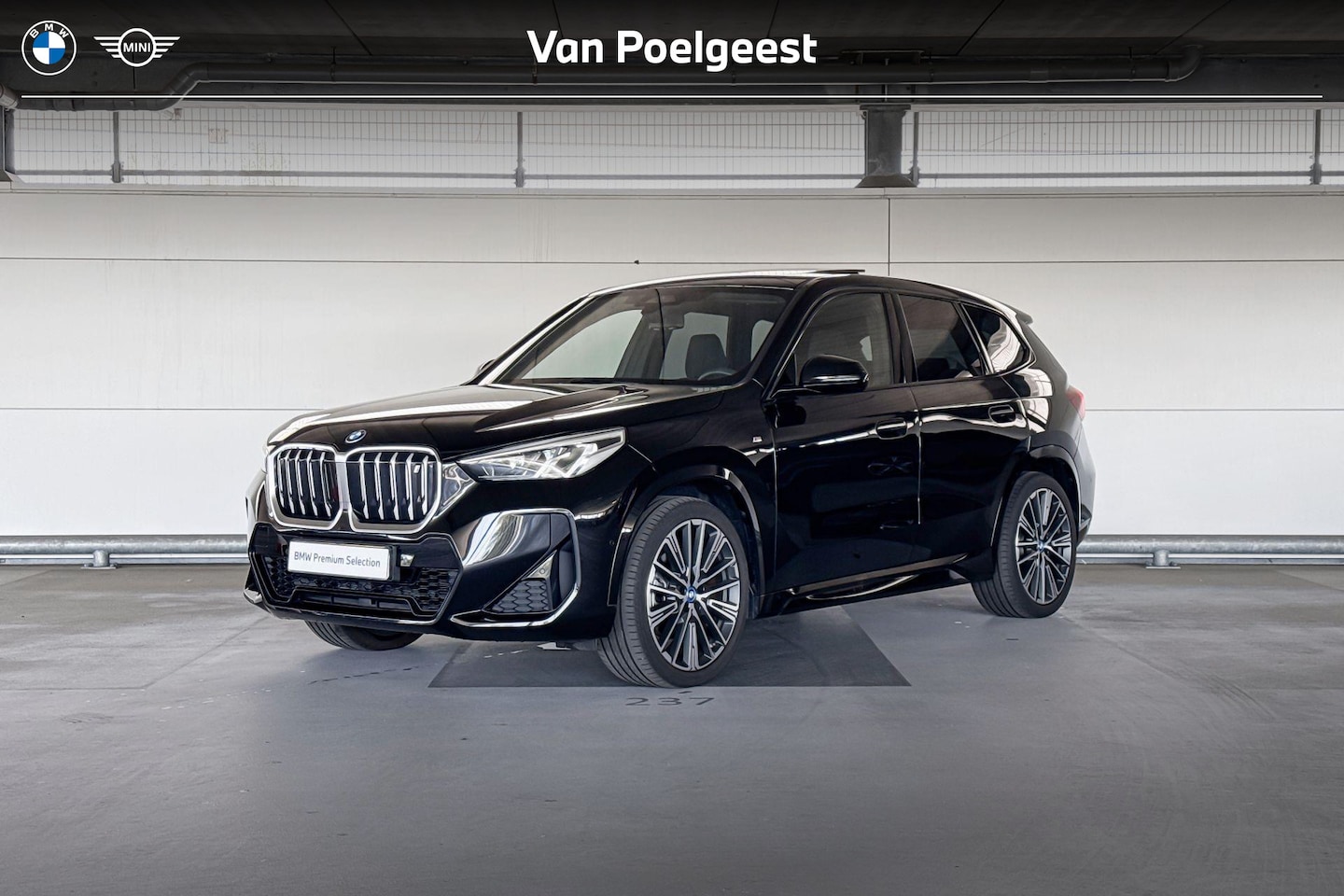 BMW iX1 - xDrive30 Launch Edition 67 kWh - AutoWereld.nl