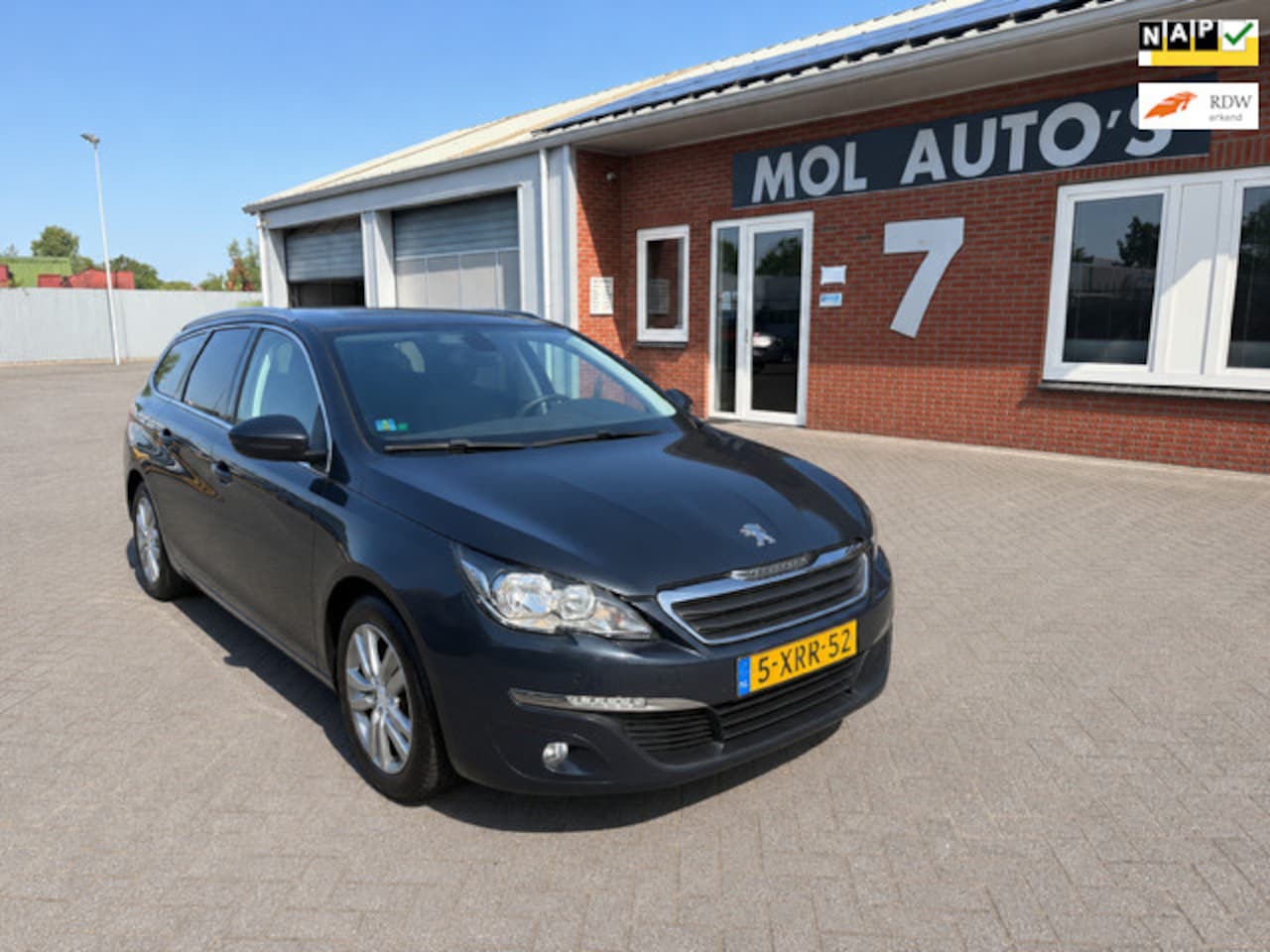 Peugeot 308 SW - 1.2 e-THP Executive , Panodak , Trekhaak , apk 10-26 - AutoWereld.nl