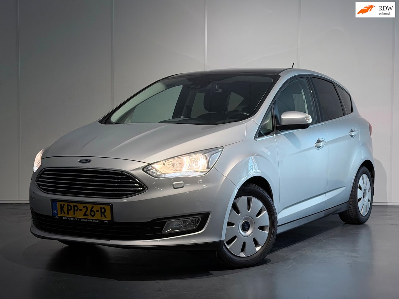 Ford C-Max - 1.5 Titanium /Clima/Cruise/PANO/Keyless/CarPlay - AutoWereld.nl