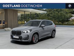 BMW X1 - xDrive25e M Sport Automaat / Panoramadak / Trekhaak / Sportstoelen / M Adaptief onderstel
