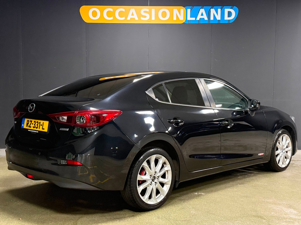 Mazda 3 - 2.2D GT-M|HUD|PDC|KEYLESS|LEDER|BOSE|DODEHOEK|CRUISE|STOELV|BLUETOOTH|18INCH| - AutoWereld.nl