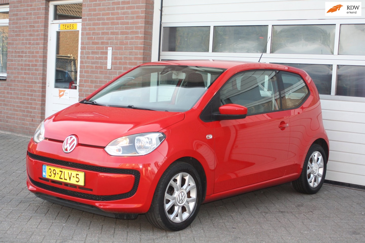 Volkswagen Up! - 1.0 move up! BlueMotion Airco Licht Metalen Velgen, elektrische ramen - AutoWereld.nl