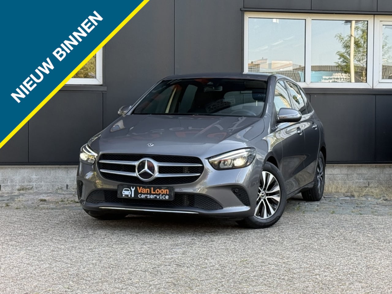 Mercedes-Benz B-klasse - 180 Bus. Sol./Camera/Stoelverw/LED/Widescreen/El achterklep/Apple carplay - AutoWereld.nl