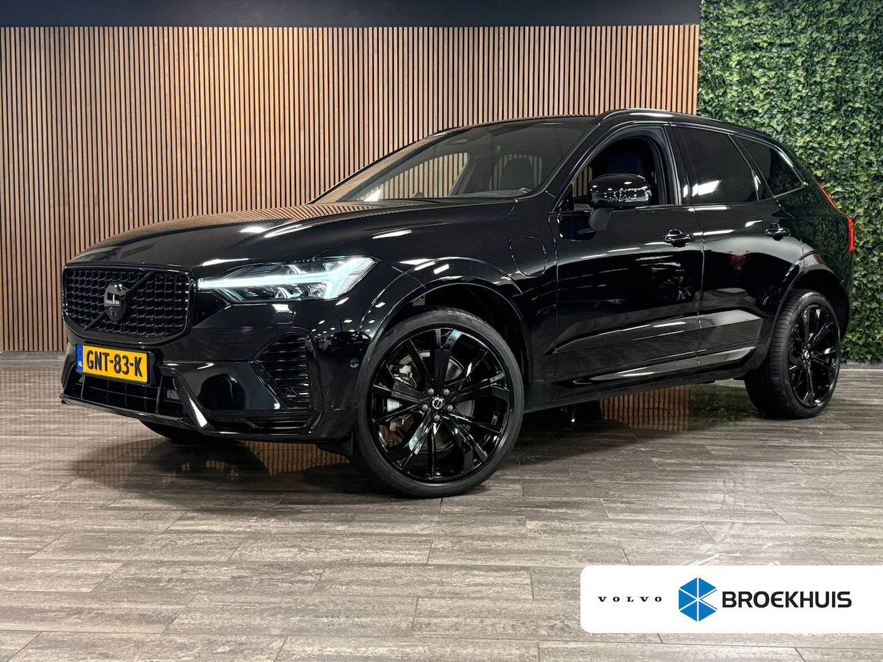 Volvo XC60 - T8 AWD Recharge Ultra Black Edition | Bowers & Wilkins | Luchtvering | Trekhaak | 360° Cam - AutoWereld.nl
