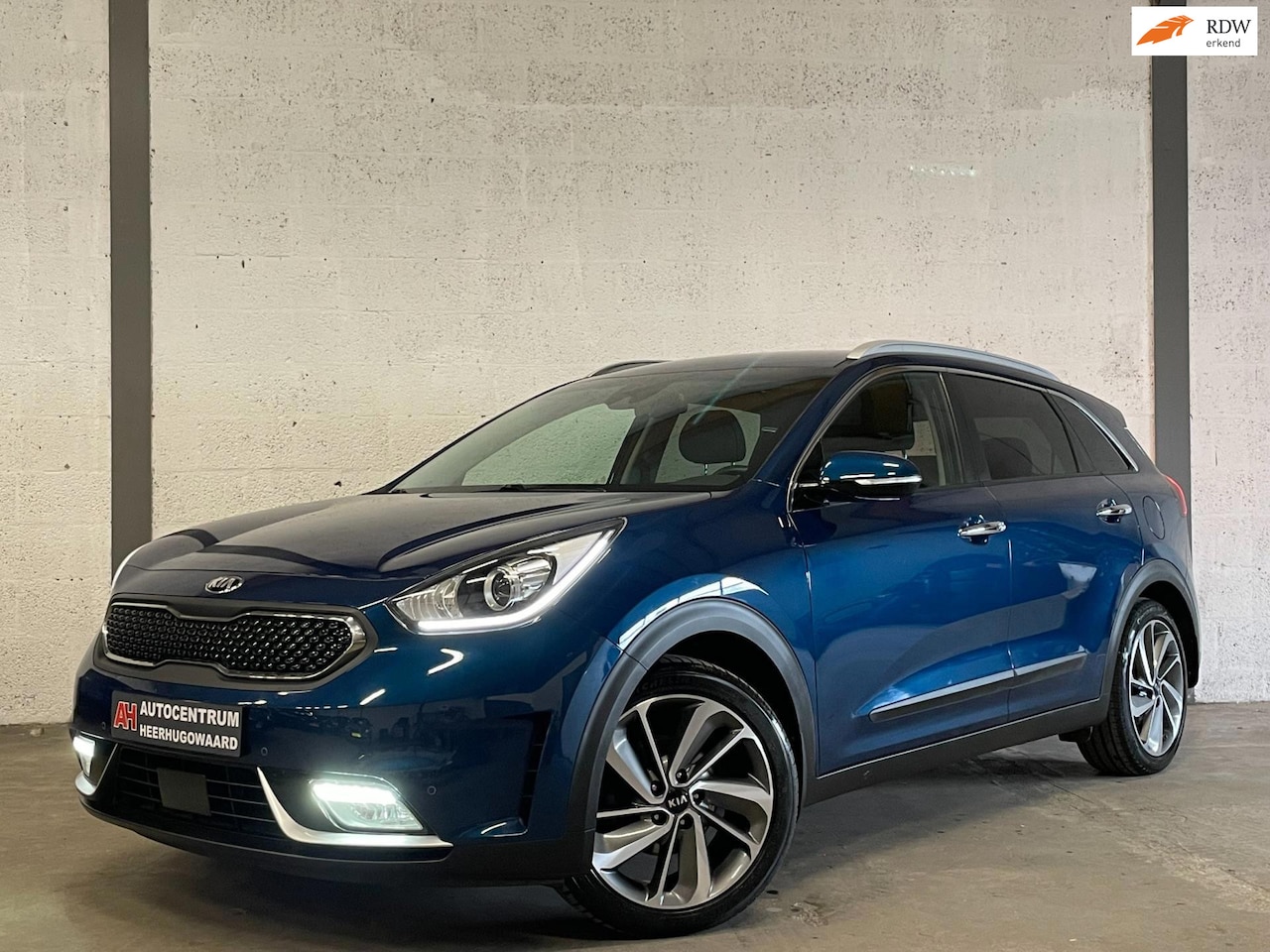 Kia Niro - 1.6 GDi Hybrid ExecutiveLine Navi|Leder|Carplay|Memory|Dealer Onderhouden !! - AutoWereld.nl