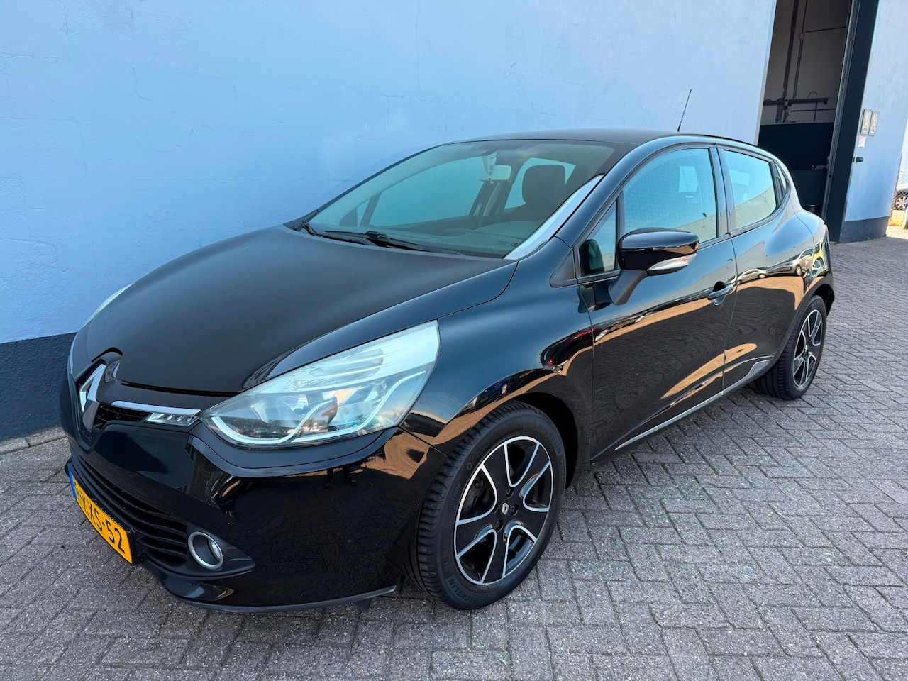 Renault Clio - 0.9 TCe Expression - Airco - Dealer Onderhouden - AutoWereld.nl