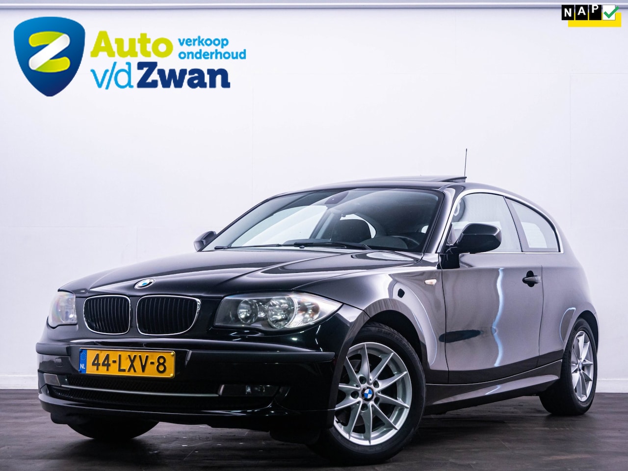 BMW 1-serie - 118i Business Line 143 Pk Navi|Pano|Clima! - AutoWereld.nl