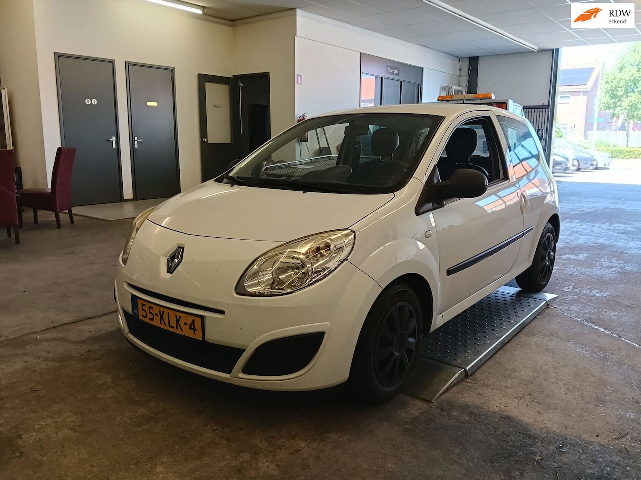 Renault Twingo - 1.2 Authentique met Airco en Nieuwe Apk ! - AutoWereld.nl
