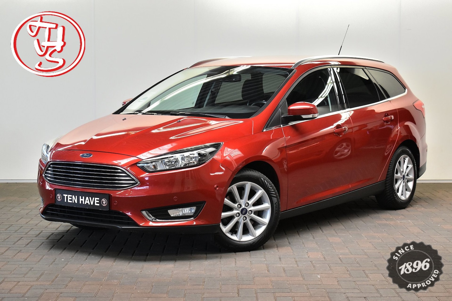 Ford Focus Wagon - 1.5 Titanium Edition TREKHAAK|ALL-SEASON|WINTER PACK|STOELVERWARMING|SENSOREN|CLIMATE CONT - AutoWereld.nl
