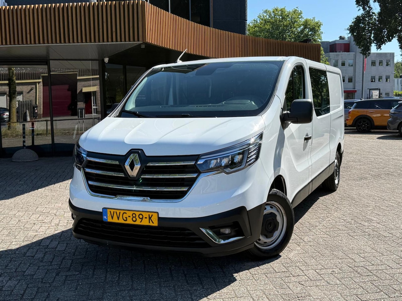 Renault Trafic - 2.0 dCi 130 T29 L2H1 DC Comfort|EXCL.BTW|Rijklaar!|6-Zits|Carplay|Trekhaak|LED| - AutoWereld.nl
