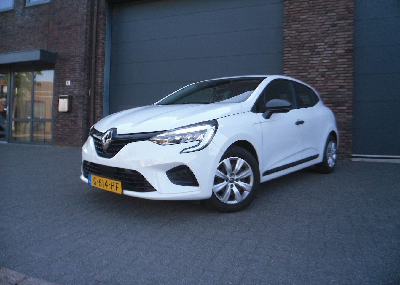 Renault Clio - 1.0 TCe Life Airco Cruise 157d KM Nap - AutoWereld.nl