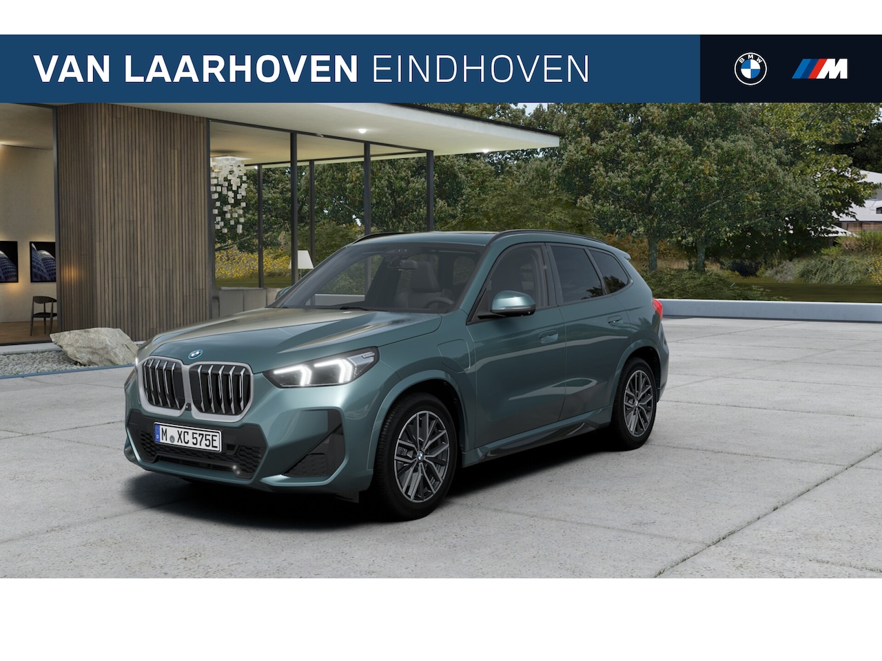 BMW X1 - xDrive25e M Sport Automaat / Panoramadak / Trekhaak / Sportstoelen / Achteruitrijcamera / - AutoWereld.nl