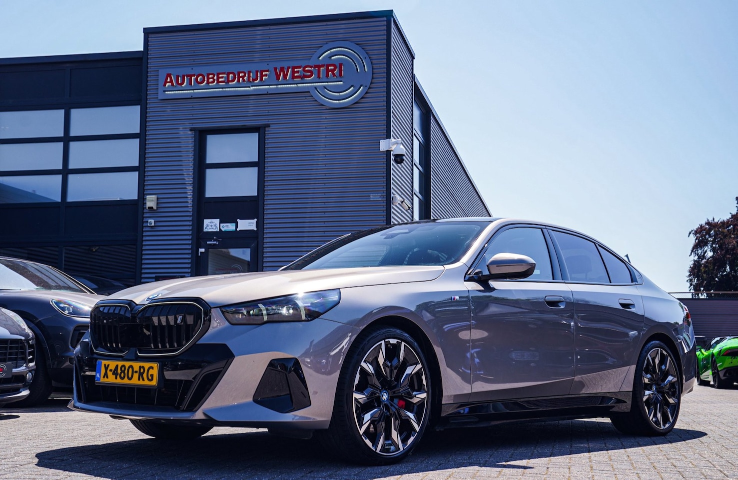 BMW i5 - EDrive40 84 kWh | Bowers & Wilkins | Head Up Display | Stoelverkoeling | 360 Camera | AR C - AutoWereld.nl