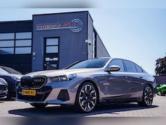 BMW i5 - EDrive40 84 kWh | Bowers & Wilkins | Head Up Display | Stoelverkoeling | 360 Camera | AR C