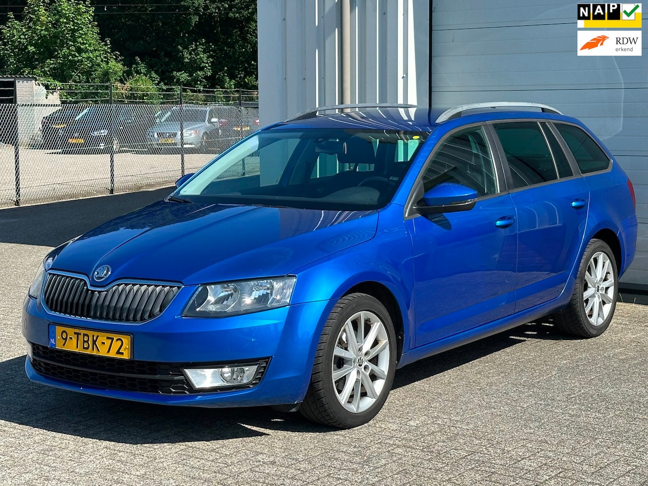 Skoda Octavia Combi - 1.2 TSI Greentech Ambition Businessline | Trekhaak | Navigatie | Clima | Dealeronderhouden - AutoWereld.nl