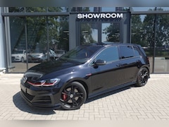 Volkswagen Golf - 2.0 TSI GTI TCR AKRA PANO KEYLESS