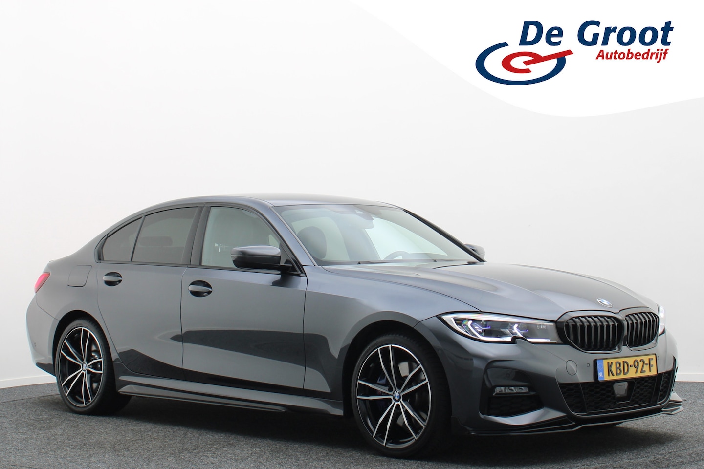 BMW 3-serie - 330e High Executive M Sport Laser, Merino Leer, H&K, Memory, Camera, ACC, Keyless - AutoWereld.nl