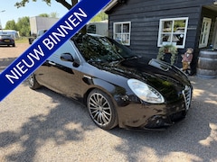 Alfa Romeo Giulietta - 1.4 T Distinctive PANO|NAV|PDC