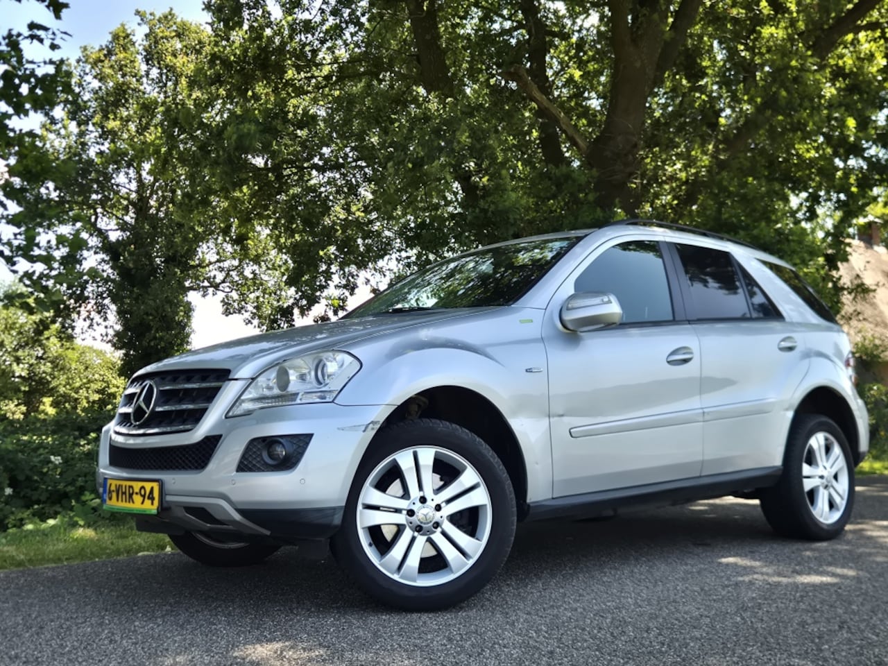 Mercedes-Benz M-klasse - 300 CDI BlueE. Grijs kenteken - AutoWereld.nl