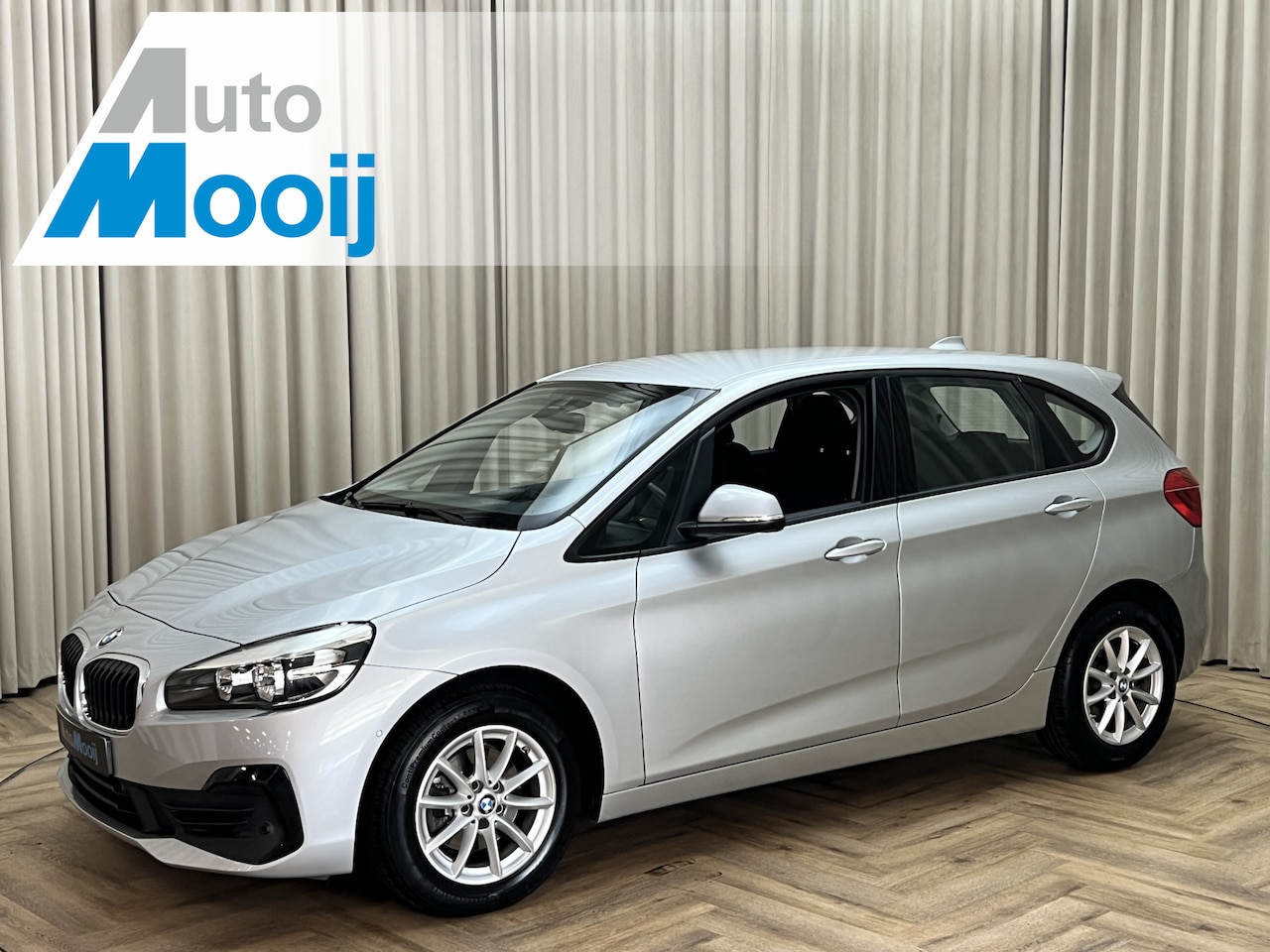 BMW 2-serie Active Tourer - 218i Executive Edition *LEDER* Keyless / Camera / Elektrische kofferklep / Navigatie / PDC - AutoWereld.nl