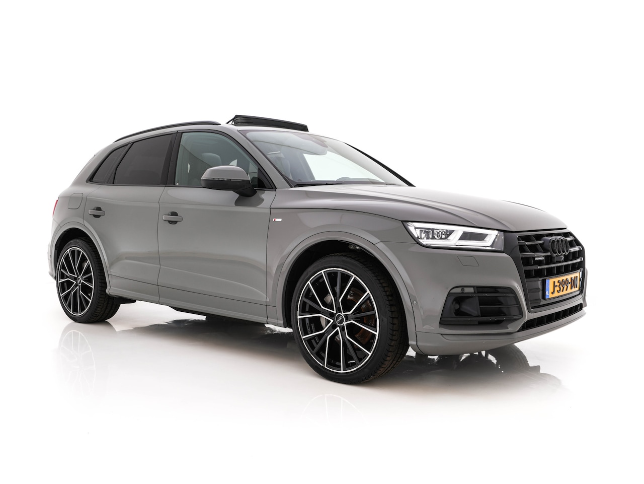 Audi Q5 - 55 TFSI S-Line Competition Quattro (Plug-In) Aut. *PANO | LEATHER | FULL-LED | HEATED-SPOR - AutoWereld.nl