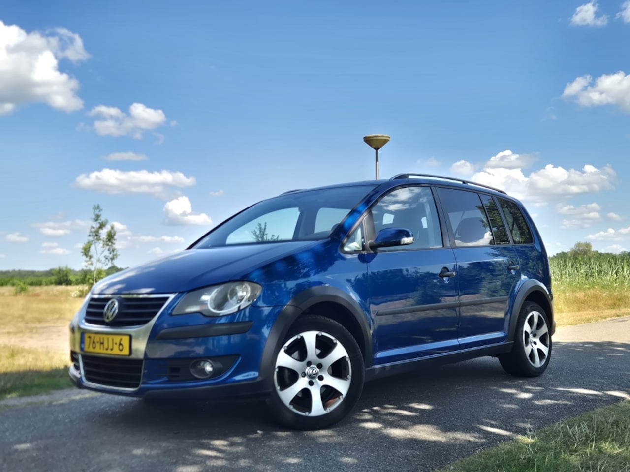 Volkswagen Touran Cross - 1.4 TSI 7-persoons - AutoWereld.nl