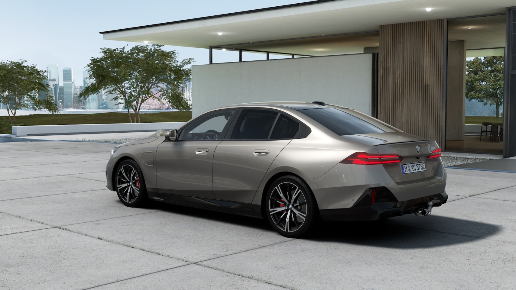 BMW 5-serie - 530e M Sport Automaat / Panoramadak / Trekhaak / Achteruitrijcamera / Adaptieve LED / M Sp - AutoWereld.nl
