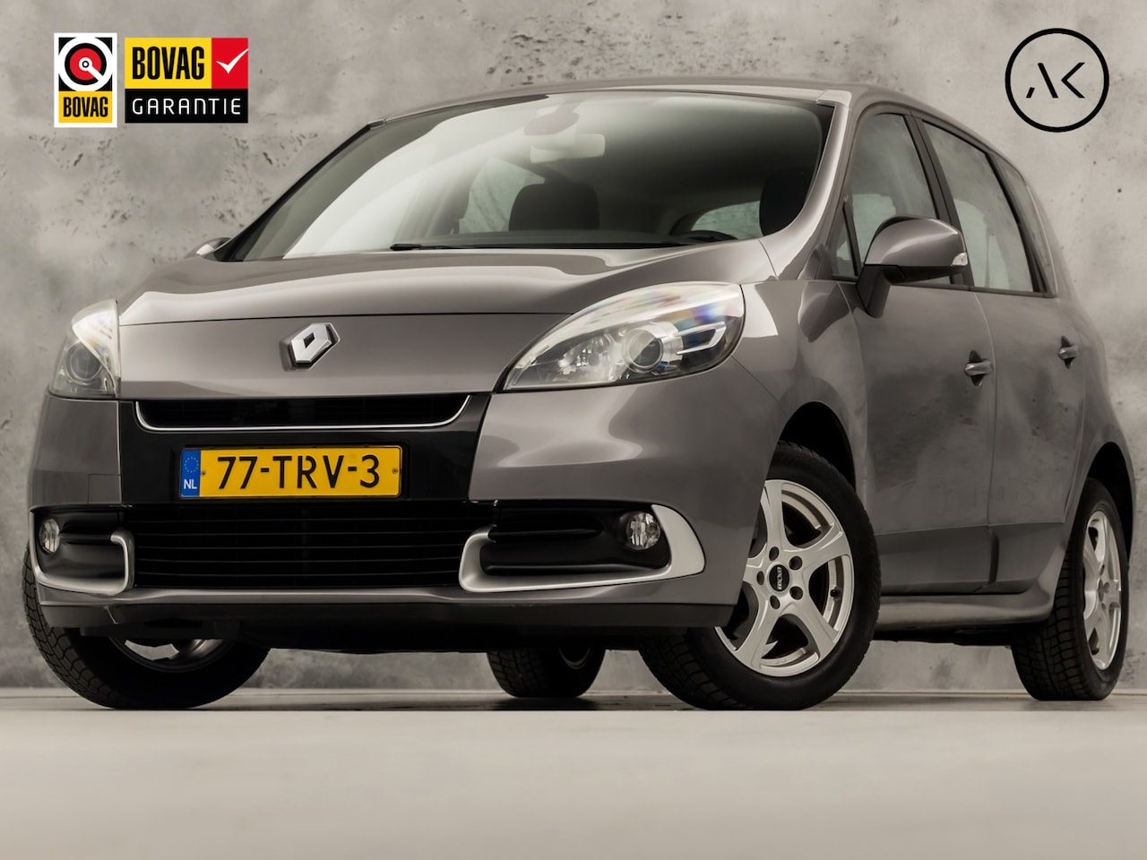 Renault Scénic - 1.6 Sport (NAVIGATIE, AIRCO, CRUISE, TREKHAAK, SPORTSTOELEN, NIEUWE APK, NIEUWSTAAT) - AutoWereld.nl