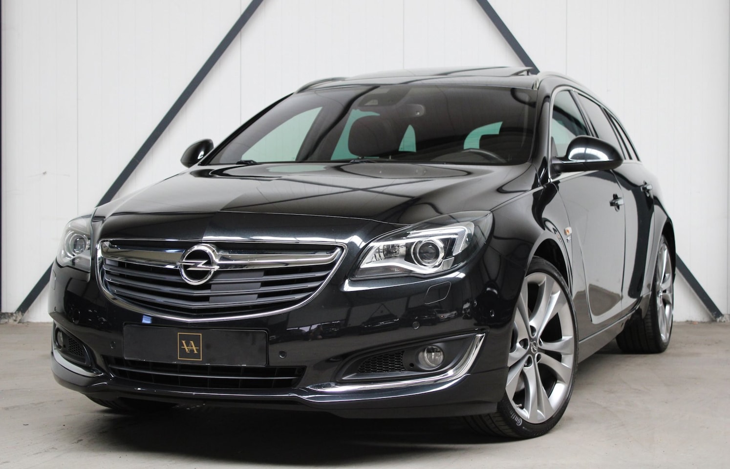Opel Insignia Sports Tourer - 2.0 T Cosmo 4x4 l ALLE OPTIES l 250 PK l Zeer netjes - AutoWereld.nl