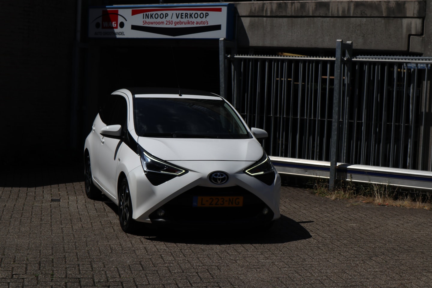 Toyota Aygo - 1.0 VVT-i x-joy cabrio 1.0 VVT-i x-joy cabrio - AutoWereld.nl