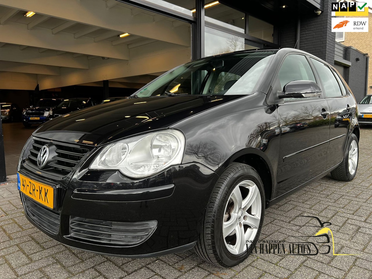 Volkswagen Polo - 1.4-16V Optive / automaat / apk 7-2027 - AutoWereld.nl