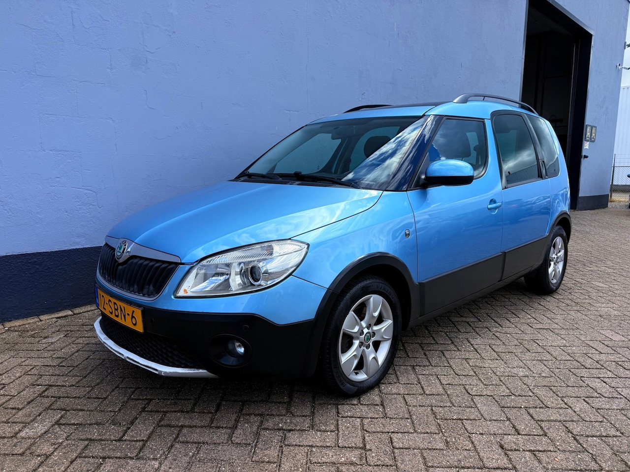 Skoda Roomster - 1.2 TSI Dynamic Automaat - Trekhaak - Panorama - AutoWereld.nl
