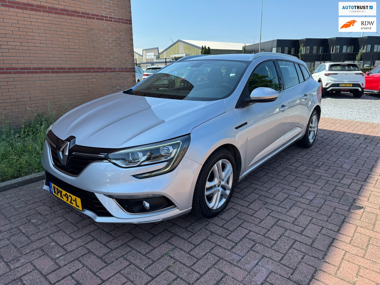 Renault Mégane Estate - 1.5 dCi Zen 1.5 dCi Zen, Automaat, Euro 6, Marge, Apple Carplay - AutoWereld.nl
