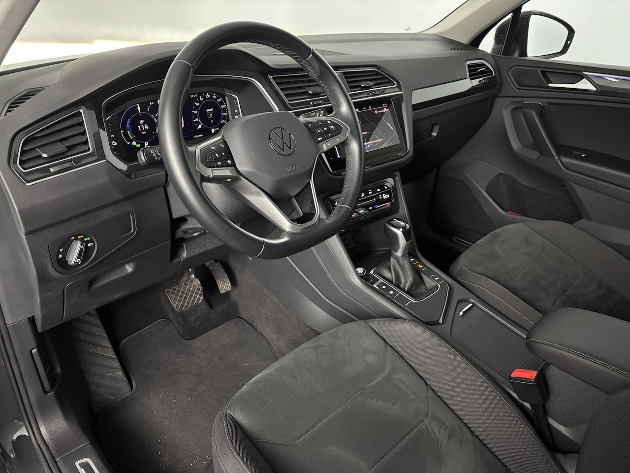 Volkswagen Tiguan - 1.4 TSI eHybrid Elegance | 245pk | Plug-in Hybrid - AutoWereld.nl
