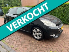 Peugeot 208 - 1.2 VTi Allure|CARPLAY| NIEUWE APK| CRUISECONTROLE| TREKHAAK|