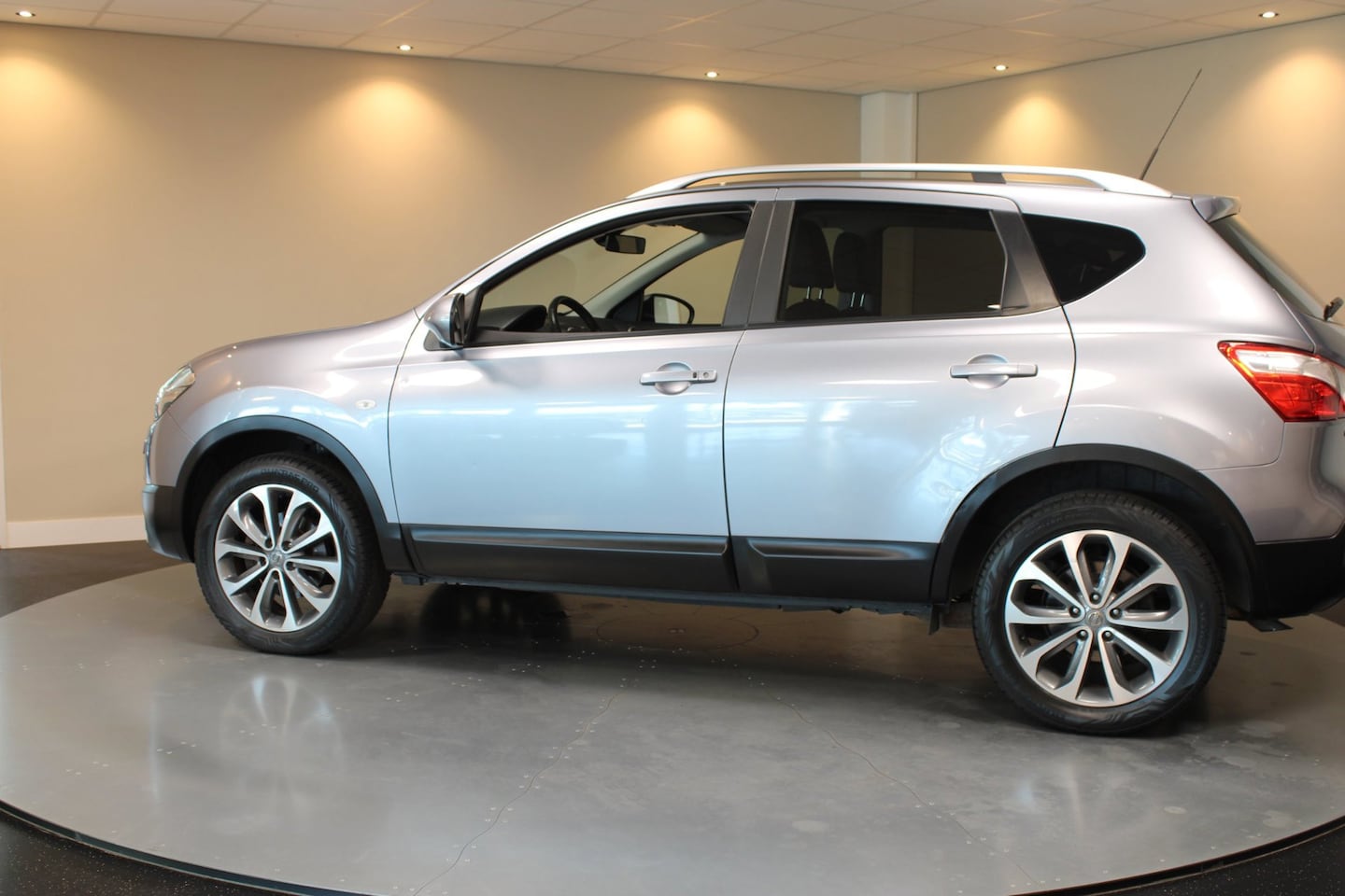 Nissan Qashqai - 2.0 Tekna *Automaat* Pano|360'Camera|Leer|Stoelverw.|Keyless|Navi|Cruise|All-seasons|NAP - AutoWereld.nl