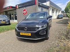 Volkswagen T-Roc - 1.5 TSI Navi, Trekhaak, ACC, Camera