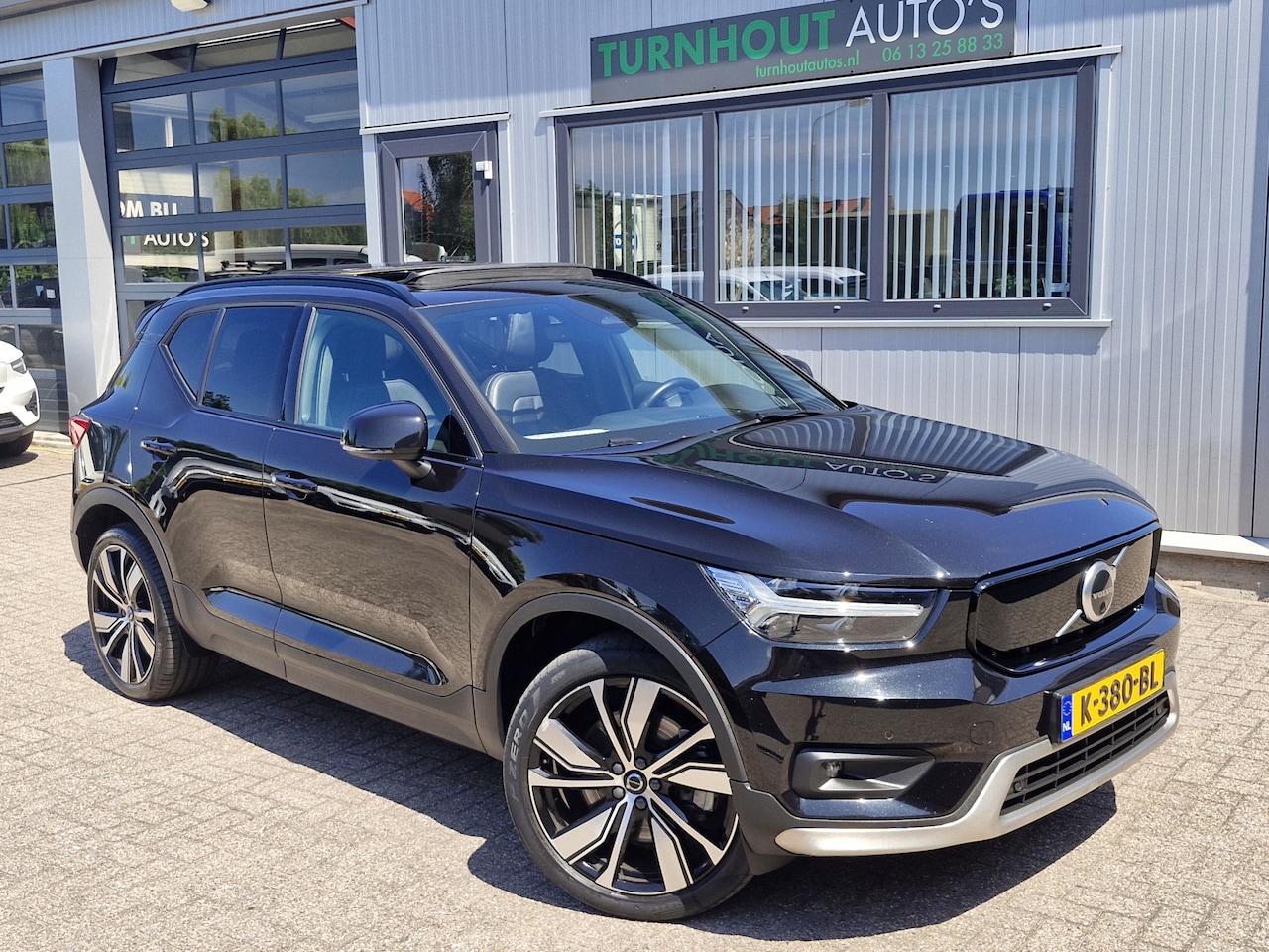 Volvo XC40 - Recharge P8 AWD R-Design LEDER INTERIEUR | PANO DAK | 360 CAM | HARMAN KARDON - AutoWereld.nl