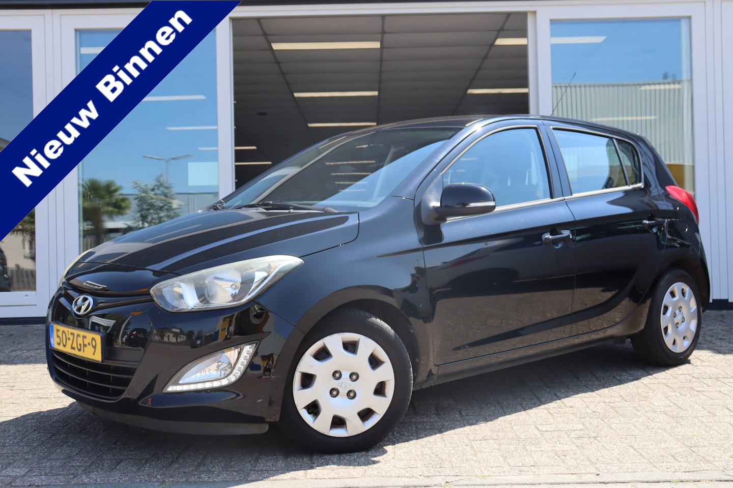 Hyundai i20 - 1.4i i-Motion 1.4i i-Motion, Automaat, Airco, Prijs Is Rijklaar Inclusief 6 Maanden Garantie - AutoWereld.nl