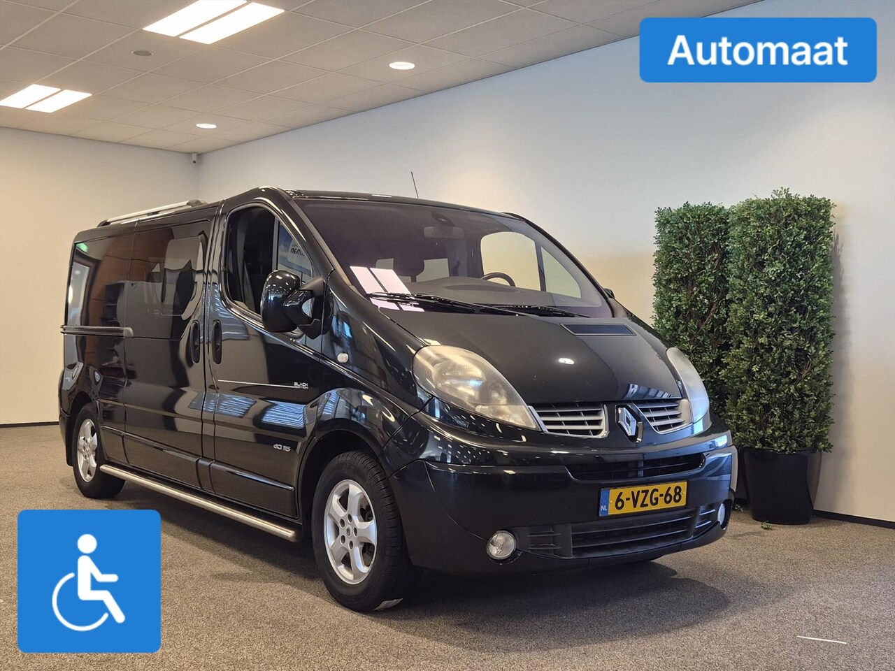 Renault Trafic - L2H1 Rolstoelbus Automaat (airco) 5+1 - 2x zijschuifdeur - AutoWereld.nl