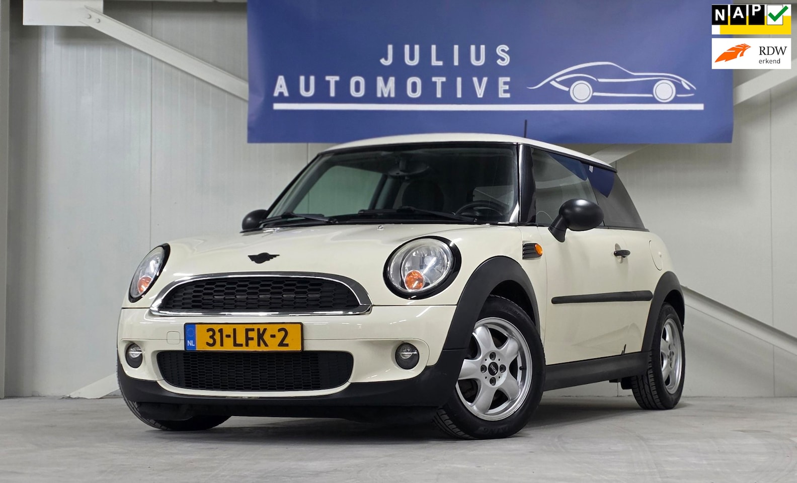 MINI One - Mini 1.6 Airco Carbon Fiber Garantie Mooi! - AutoWereld.nl