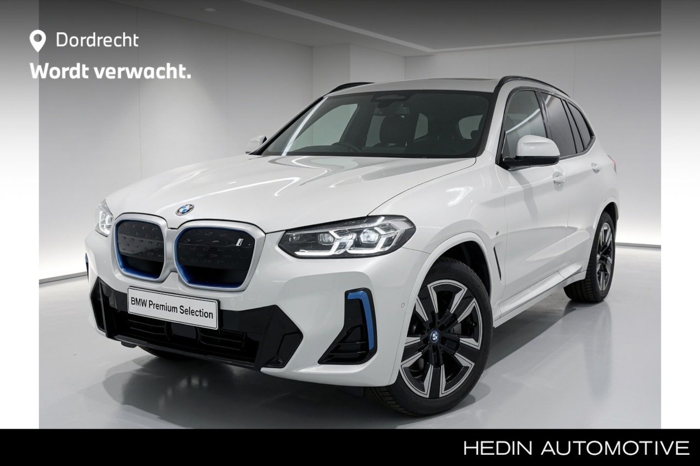 BMW iX3 - Executive 80 kWh | 19" | Panorama | Trekhaak | Driving Assistant Professional - AutoWereld.nl